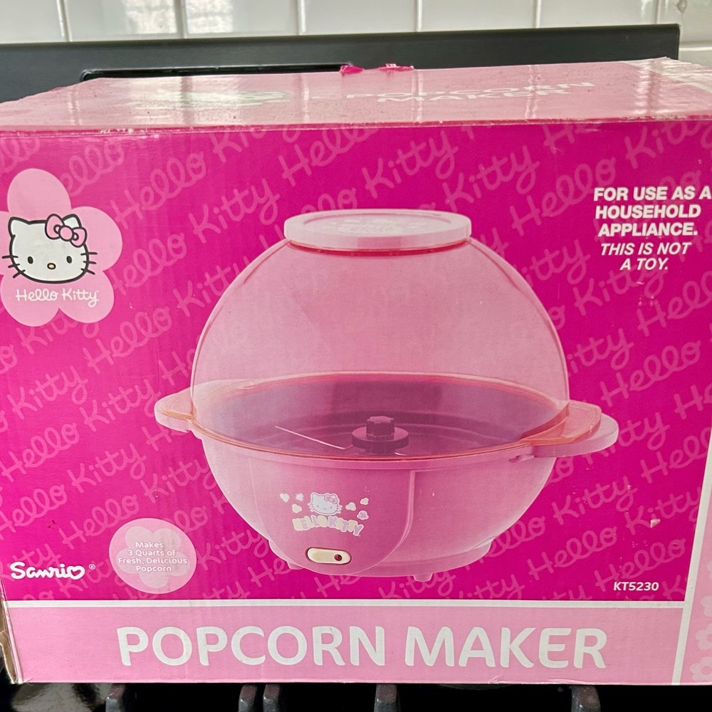 Sanrio Hello Kitty Pink Popcorn Maker - Picture 2 of 2